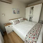 Smile Old With Free Parking And Sea View Appartamento *