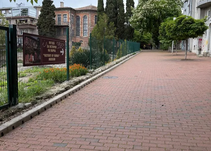 Smile Old With Free Parking And Sea View Appartamento Varna