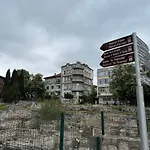 Smile Old With Free Parking And Sea View Apartment *