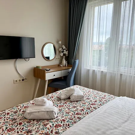 Апартамент Smile Old With Free Parking And Sea View Варна