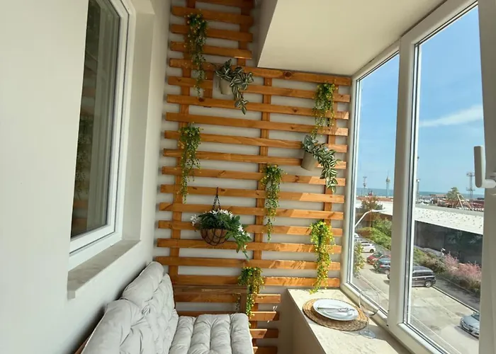 Smile Old With Free Parking And Sea View Апартаменты