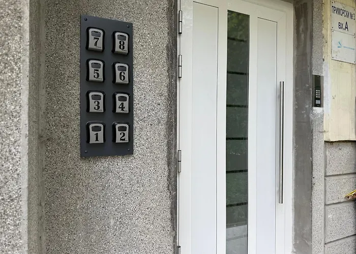 Smile Old With Free Parking And Sea View *