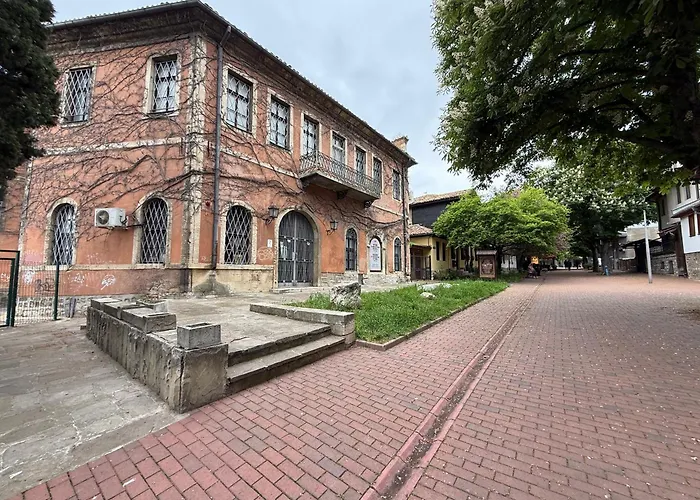 Smile Old With Free Parking And Sea View Апартаменты *